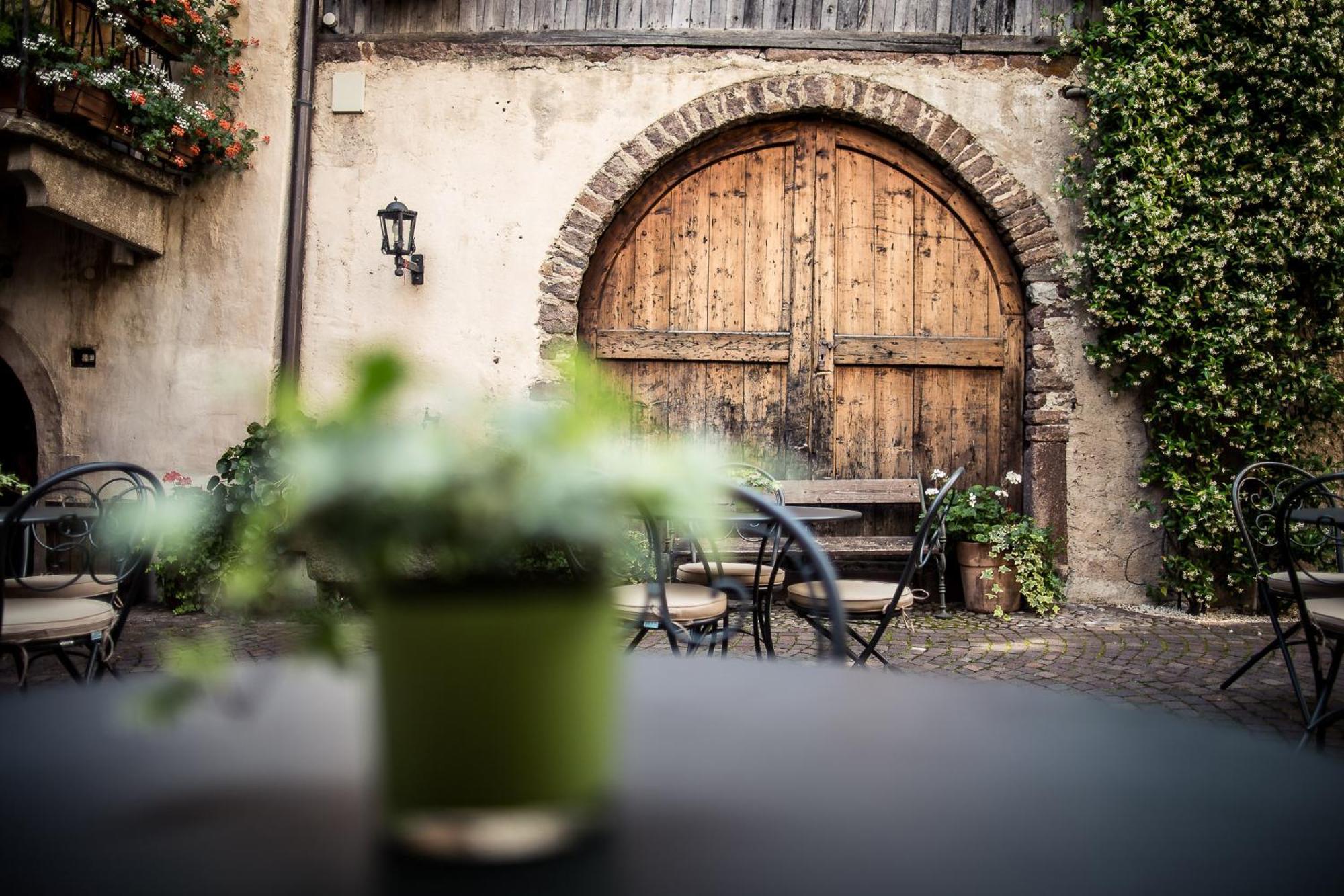 Romantik Hotel Jagdhof Caldaro Exteriör bild