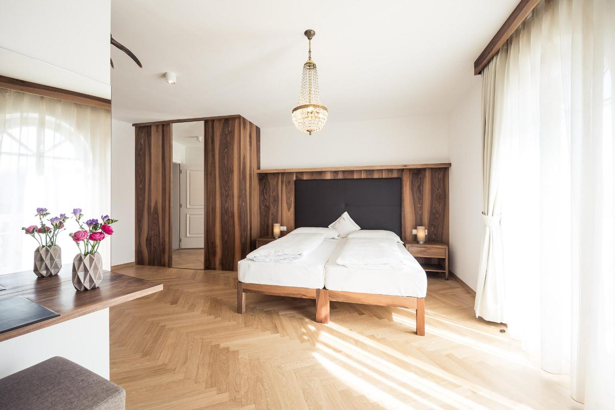 Romantik Hotel Jagdhof Caldaro Exteriör bild