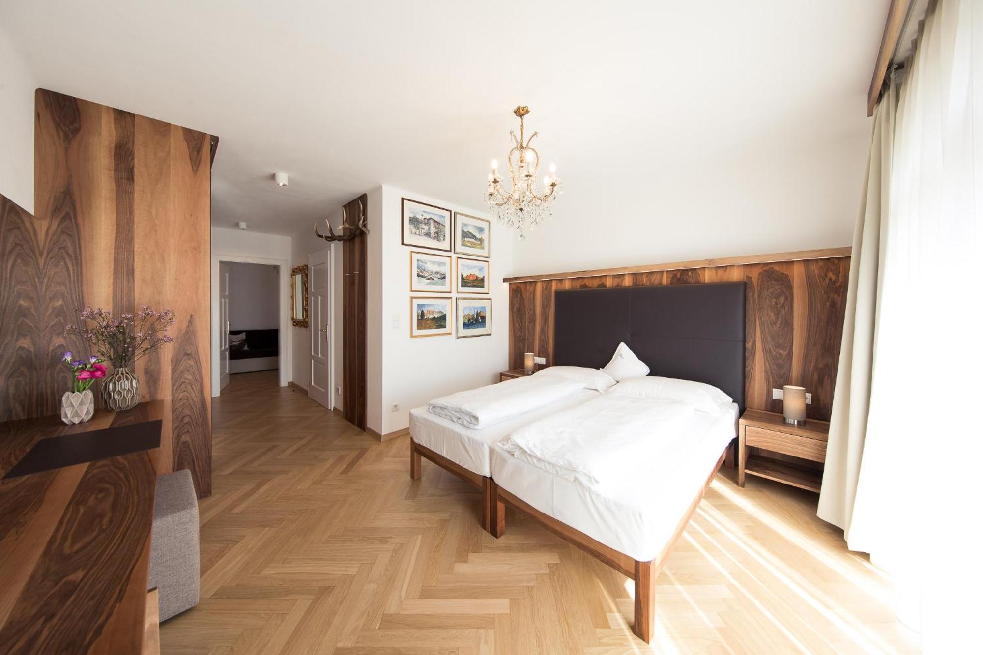 Romantik Hotel Jagdhof Caldaro Exteriör bild