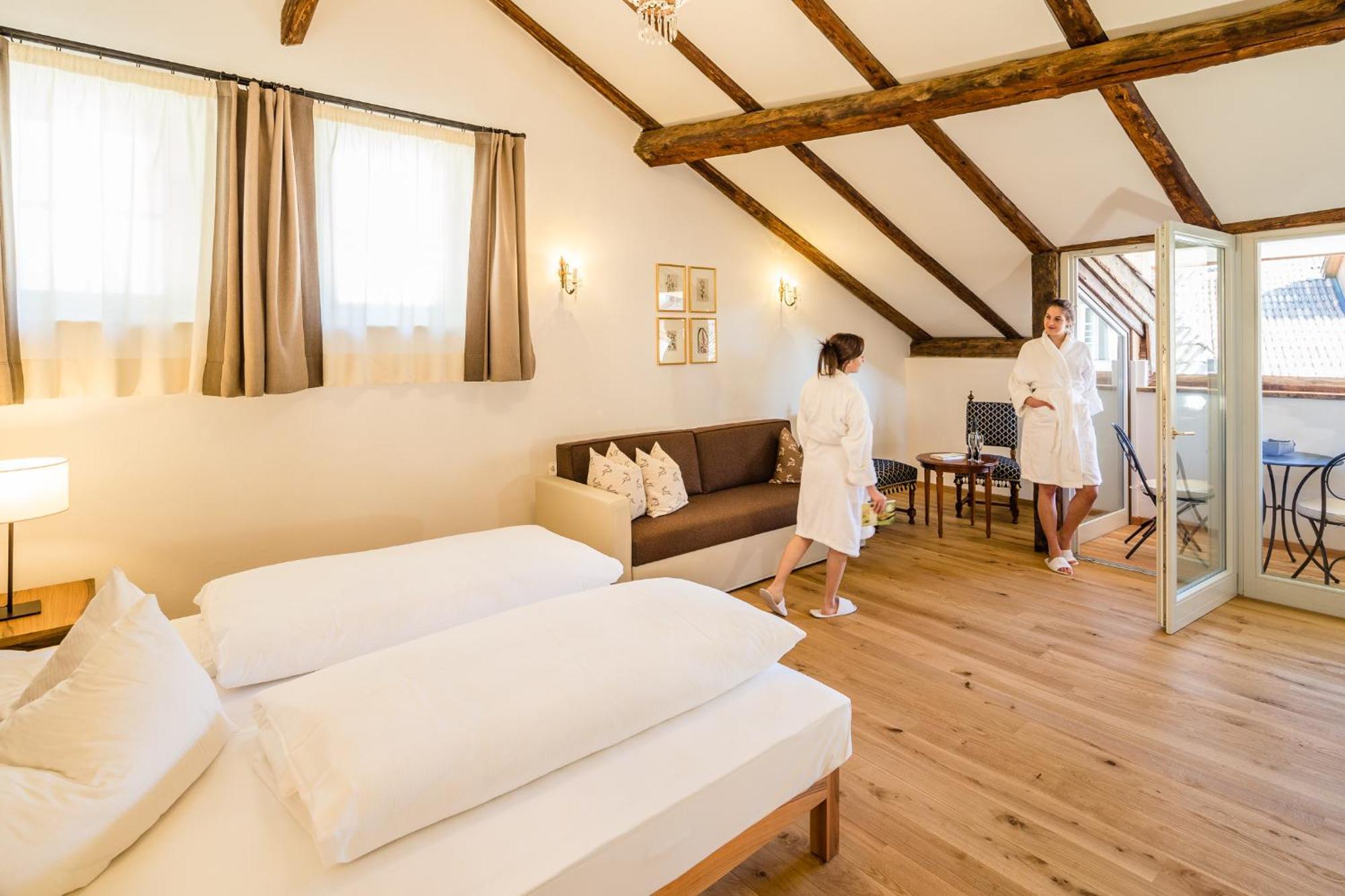 Romantik Hotel Jagdhof Caldaro Exteriör bild